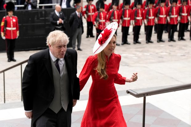 Premierul britanic Boris Johnson, primit cu huiduieli la o slujbă dedicată Jubileului de Platină