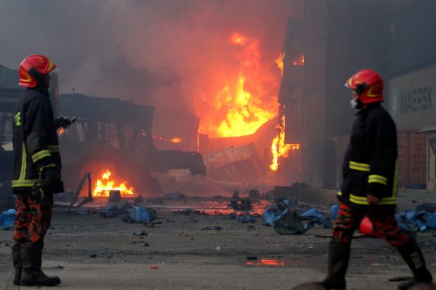 Tragedie în Bangladesh. 25 de morți și sute de răniți, într-un incendiu de proporții la un depozit