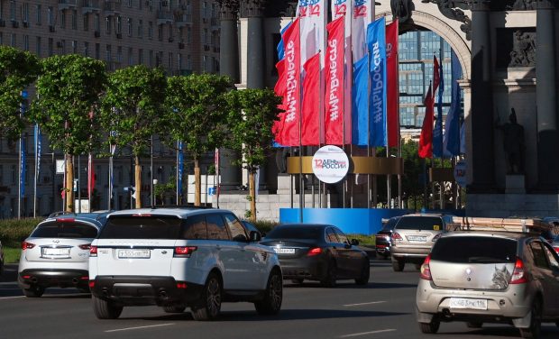 „O să meargă fără airbag o vreme”. Declarația vicepremierului de la Kremlin care i-a șocat pe șoferii ruși. Ce înseamnă „mașină simplificată”