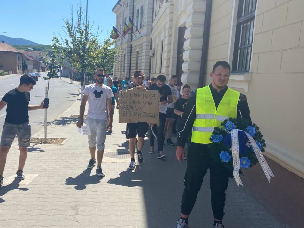 „Nu vrem țuică, nu vrem vin, vrem mai ieftin fotoghin!”. Zalăul se pregătește pentru cel mai mare protest din istoria sa