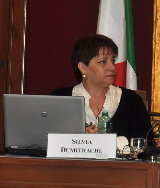 Viața româncelor care îngrijesc bătrâni în Italia: „Sclavă eram! La 10 noaptea trebuia să stau în poziție de drepți la ușa camerei până când se culcau și spuneau că nu mai au nevoie de nimic”