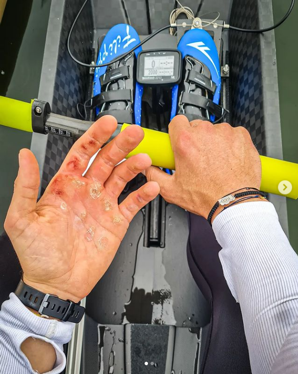 INTERVIU. Un tânăr canotor care visează la un titlu olimpic pentru România vorbește despre fața nevăzută a performanței: „Rănile din palme? Cam la fiecare duș lăcrimez”
