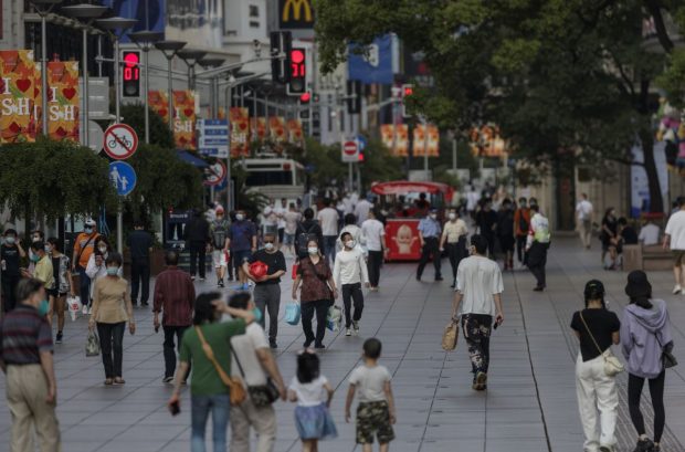 Unele cartiere din Shanghai intră din nou în lockdown la o zi după relaxarea restricțiilor