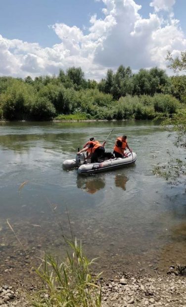 Doi copii au rămas orfani, după ce părinții lor s-au înecat în apele râului Timiș