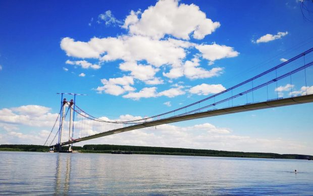 Podul „Golden Gate” de România, fără acces pentru bicicliști și pietoni, deși proiectul prevede. Explicațiile constructorului