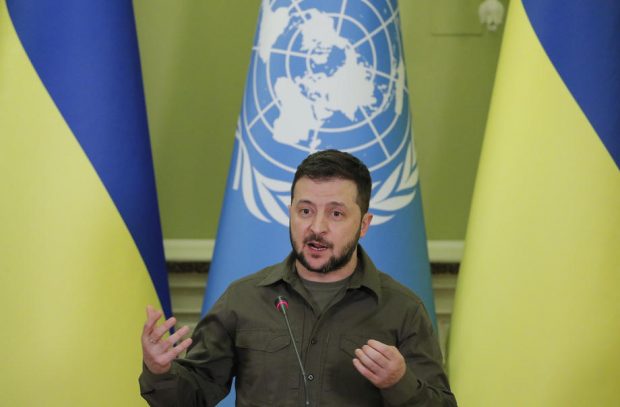 Volodimir Zelenski: „Este vital să rămânem în Donbas. Trebuie să rezistăm”