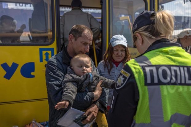 LIVETEXT Război în Ucraina, ziua 118 | Bombardamente constante în Luhansk. Zelenski: Inițiativa strategică este încă a noastră