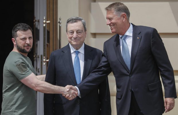 Klaus Iohannis salută decizia Comisiei Europene: „Un binemeritat pas înainte pentru cetățenii Ucrainei și Moldovei”