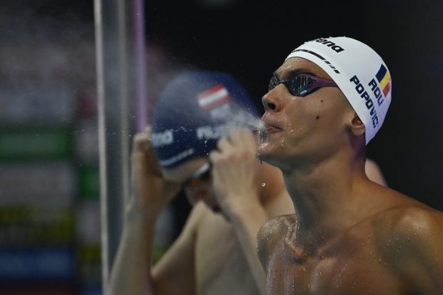 David Popovici, nou record mondial pentru juniori și calificare în finala de 200 de metri liber de la Campionatul Mondial