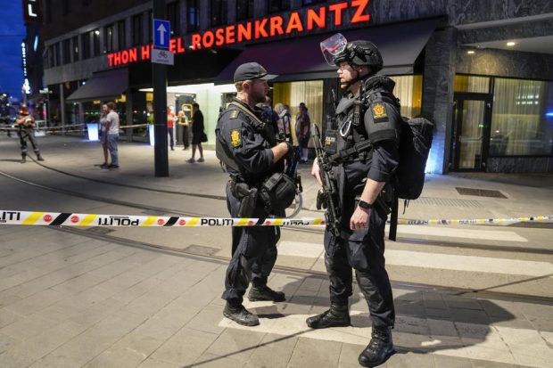 Doi oameni au murit și alți 14 au fost răniți într-un atac armat în Oslo. Un suspect, reținut