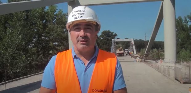 Baronul PSD, la inaugurarea podului prăbușit: „Dragi nemțeni, vă garantez că zeci de ani podul de la Luțca nu va mai reprezenta vreo problemă”