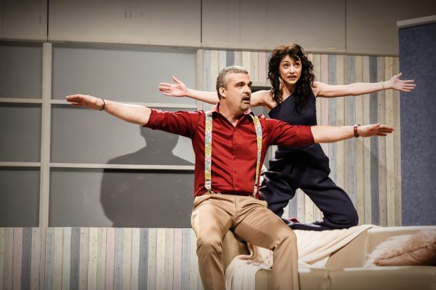 Invitație la teatru: „Eu te cred, da’… tu mă minți!”