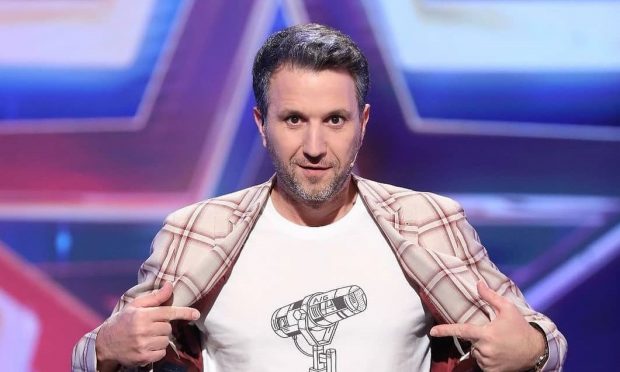 Andi Moisescu și Olivia Steer, apariție rară pe străzile din Capitală. Ce ținută a purtat soția prezentatorului TV