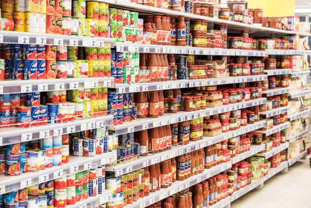 Un déjà-vu. Cum am ajuns să-mi aduc aminte de oribilii ani ’80 într-un supermarket din 2022