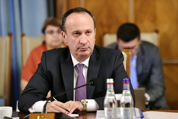 Strategia anunțată de la Guvern privind temperarea creșterii ROBOR la trei luni, care se apropie de 8%