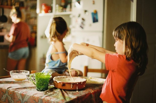 De ce merită văzut „Alcarràs”, filmul care a câștigat Berlinala și rulează acum în România