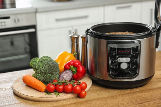 Cele mai bune 10 oale de gătit sub presiune (multicooker)