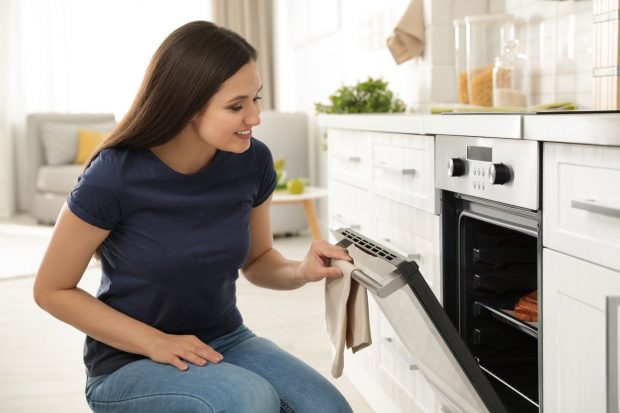 Cele mai bune aragazuri cu cuptor electric sub 1.500 de lei