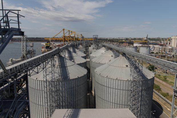 Polonia și Ungaria au ajuns la o înțelegere cu Ucraina pentru a relua tranzitul cerealelor pe teritoriul lor