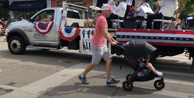 Atac armat la parada de 4 iulie din Highland Park, Chicago. Presa locală anunță 5 morți