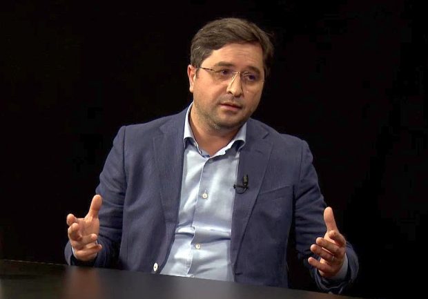 Primarul Lugojului, înlăturat din funcție pentru că și-a schimbat domiciliul timp de șase săptămâni. Ce spune prefectul