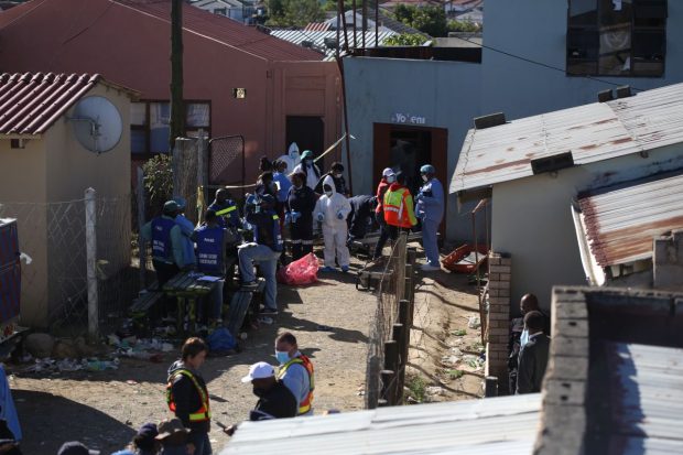 Urme de metanol, găsite în corpurile tinerilor care au murit la sfârșitul lunii trecute într-un club din Africa de Sud