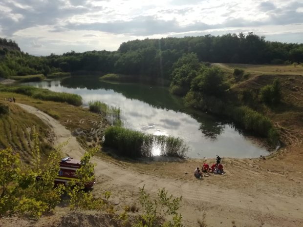 Un copil de 15 ani din Cluj a murit înecat în lacul „Laguna Albastră” din localitatea Aghireșu