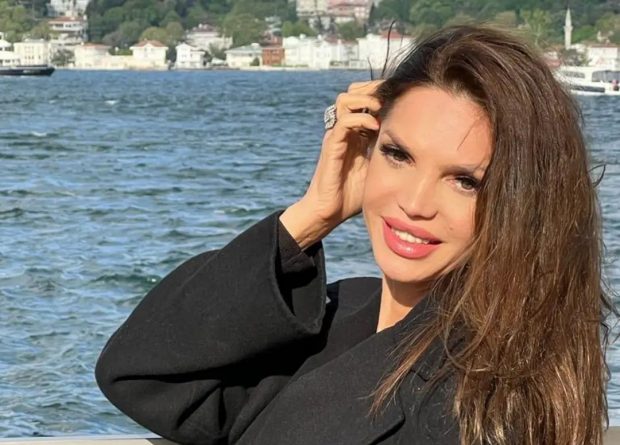 Cristina Spătar a fost operată. Primele declarații ale artistei: „Mi s-a spus că e de la aerul condiționat”