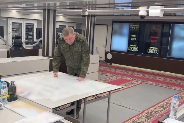 Generalul rus Valeri Gherasimov, șeful Statului Major, pe frontul din Ucraina. Ministerul Apărării publică imagini imposibil de verificat