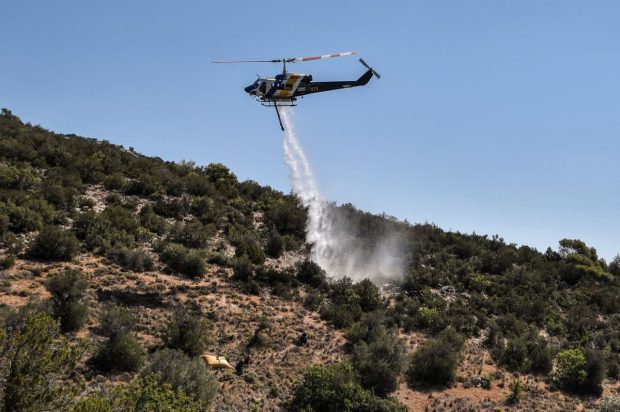 Insula Lefkada se confruntă cu incendii puternice de vegetație. Autoritățile elene avertizează că și alte insule sunt amenințate