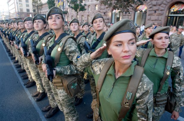Mobilizarea femeilor din Ucraina. Unde minte presa rusă și Kievul nu spune tot adevărul