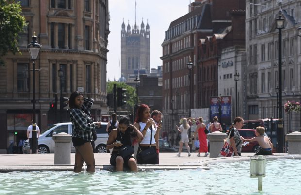 Cod roșu de caniculă în Marea Britanie. Autoritățile se așteaptă la temperaturi record