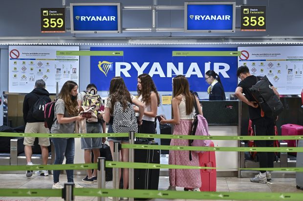 MAE: Atenționare de călătorie pentru românii care merg în Spania şi Portugalia
