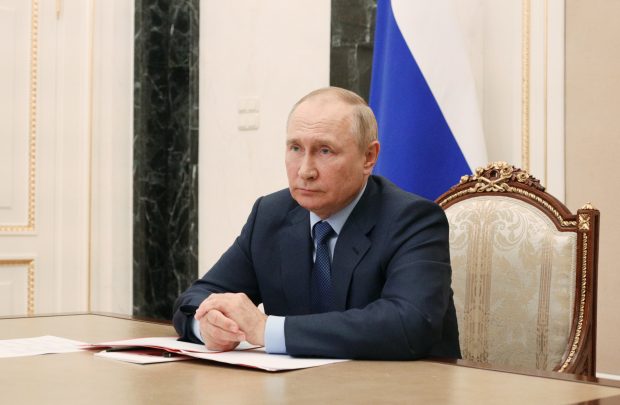 Putin a dat ordin pentru repararea infrastructurii și caselor în zonele ocupate din Donbas: „Oamenii să treacă iarna în condiții decente”