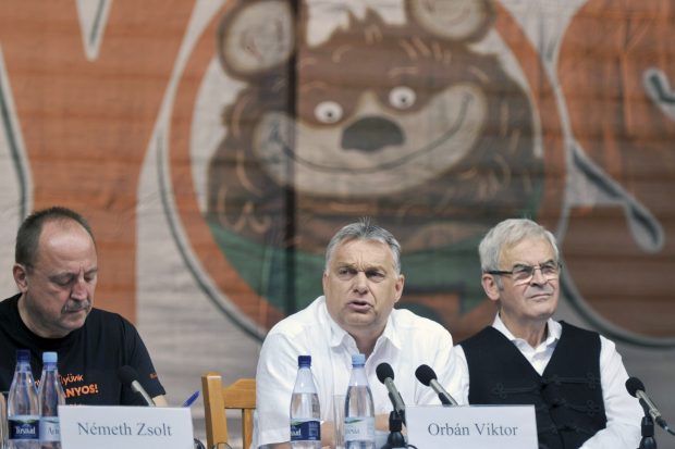 Ungaria își aduce elita zilele acestea în Transilvania: de la premierul Viktor Orbán și zeci de demnitari, la profesori universitari, antrenorul naționalei de fotbal și un astronaut