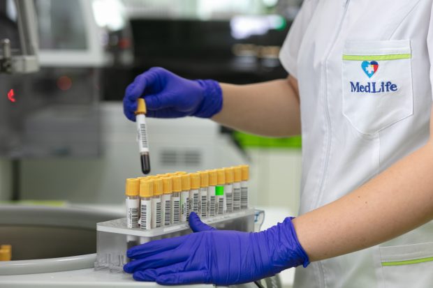 De ce e important să-ți faci anual analize și cum te pot ajuta în acest sens abonamentele medicale private