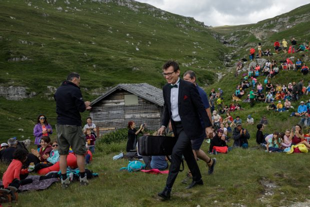 Violonistul Alexandru Tomescu a cumpărat cabana Caraiman pentru a o restaura și a o reintroduce în circuitul turistic