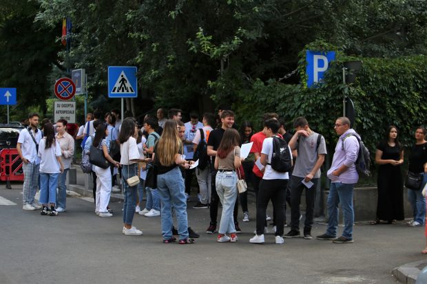 Situația liceelor cu 0% rată de promovare la Bac, explicată de un expert în educație. „Să ne întrebăm cum ajung zeci de elevi să intre la liceu cu medii de 2-3”