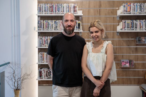Interviu. După succesul de la Cannes, regizorul Alex Belc și actrița Mara Bugarin vorbesc despre „Metronom” și școala de film. „La noi, profesorii se pun sus, iar studenții sunt niște tâmpiți care să-i aprobe”