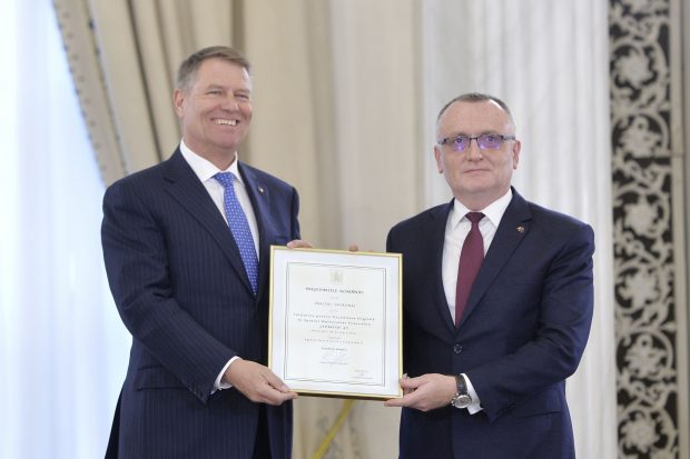 Ce aduce de fapt nou „România educată” a tandemului Iohannis-Cîmpeanu: școli bune doar pentru cei cu bani și o nouă generație de iobagi
