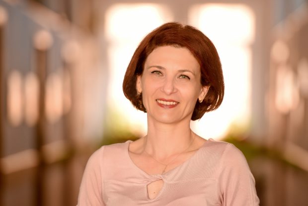 O învățătoare din Brașov a creat o platformă cu resurse pentru colegii la început de drum. „Profesorul ideal nu există”