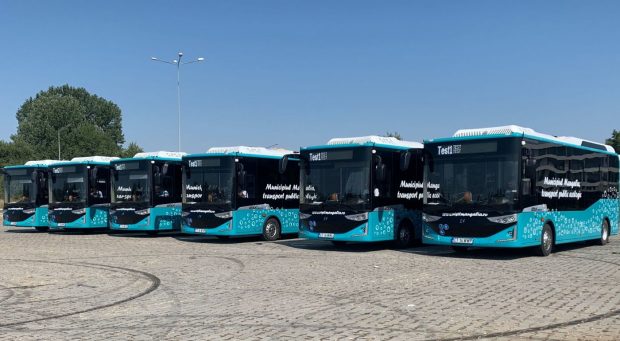 Transport gratuit cu autobuze electrice în Mangalia, de la 1 august, pentru a atrage „mai mulţi turişti”