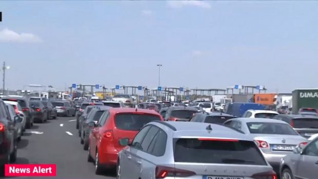 Cozi mari în Vama Nădlac, pe sensul de ieșire, și la Vama Veche, la intrarea în țară. Explicațiile Poliției de Frontieră