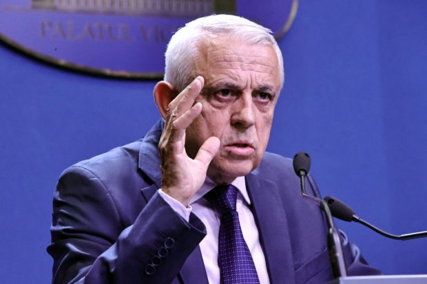 Ministrul Petre Daea așteaptă aplicarea legii de vânare a cormoranilor: „Mănâncă mai mult peşte decât românii”