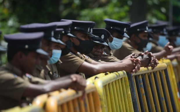 Sri Lanka începe procedurile pentru alegerea unui nou președinte. Peste o sută de polițiști păzesc Parlamentul de teama unor noi proteste