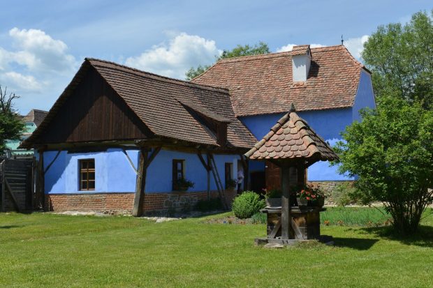 Casa prințului Charles din Viscri poate fi vizitată, de azi, de turiștii care ajung în sat