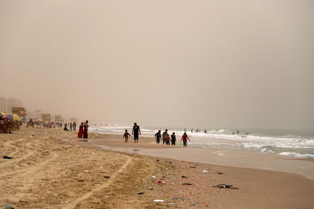 O turistă româncă, ucisă de un rechin în Marea Roșie din Egipt. E al doilea deces de acest gen în zonă. Autoritățile închid plajele