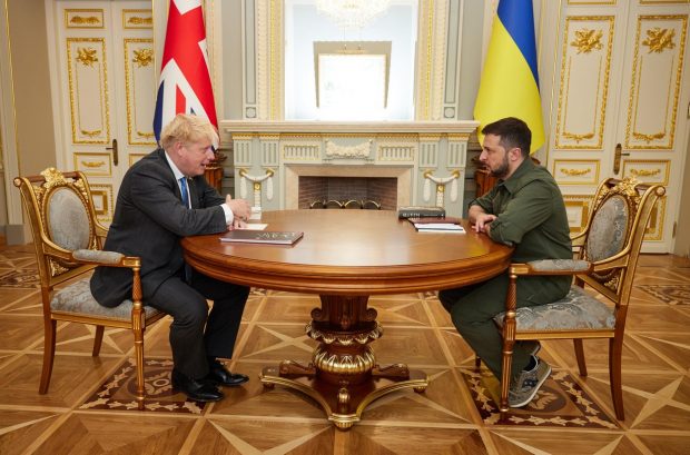O petiție ironică îl propune pe Boris Johnson premier la Kiev. Ce puncte forte consideră ucrainenii că are „Johnsoniuk”