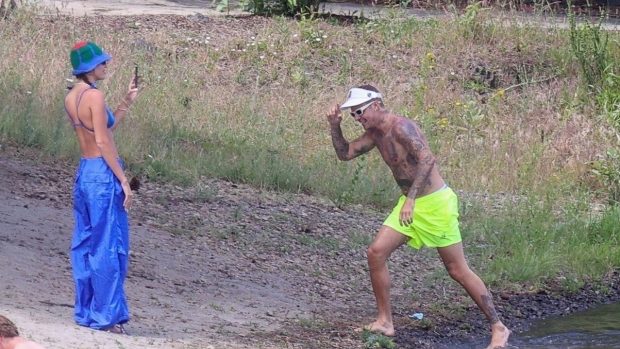 Primele imagini cu Justin Bieber, după paralizia facială severă. „A fost înfricoșător, dar acum este mai bine”