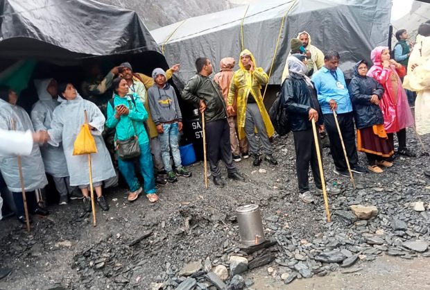 Cel puțin 15 morți și mai multe persoane sunt date dispărute, după o rupere de nori în India. Ploile abundente au inundat corturile pelerinilor lângă peștera Amarnath